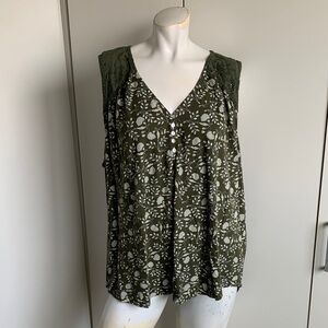 Lucky Brand 3XL green sleeveless floral v-neck pullover top